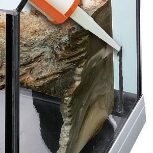 Скала декоративная с водопадом Ferplast DOVER 9 для поледариума JAMAICA 80